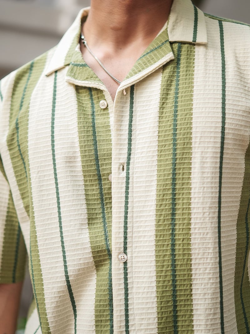 Maniac قميص مانياك للرجال بألوان كريمة وخضراء مع خطوط عمودية وياقة نصف كم - Image 5